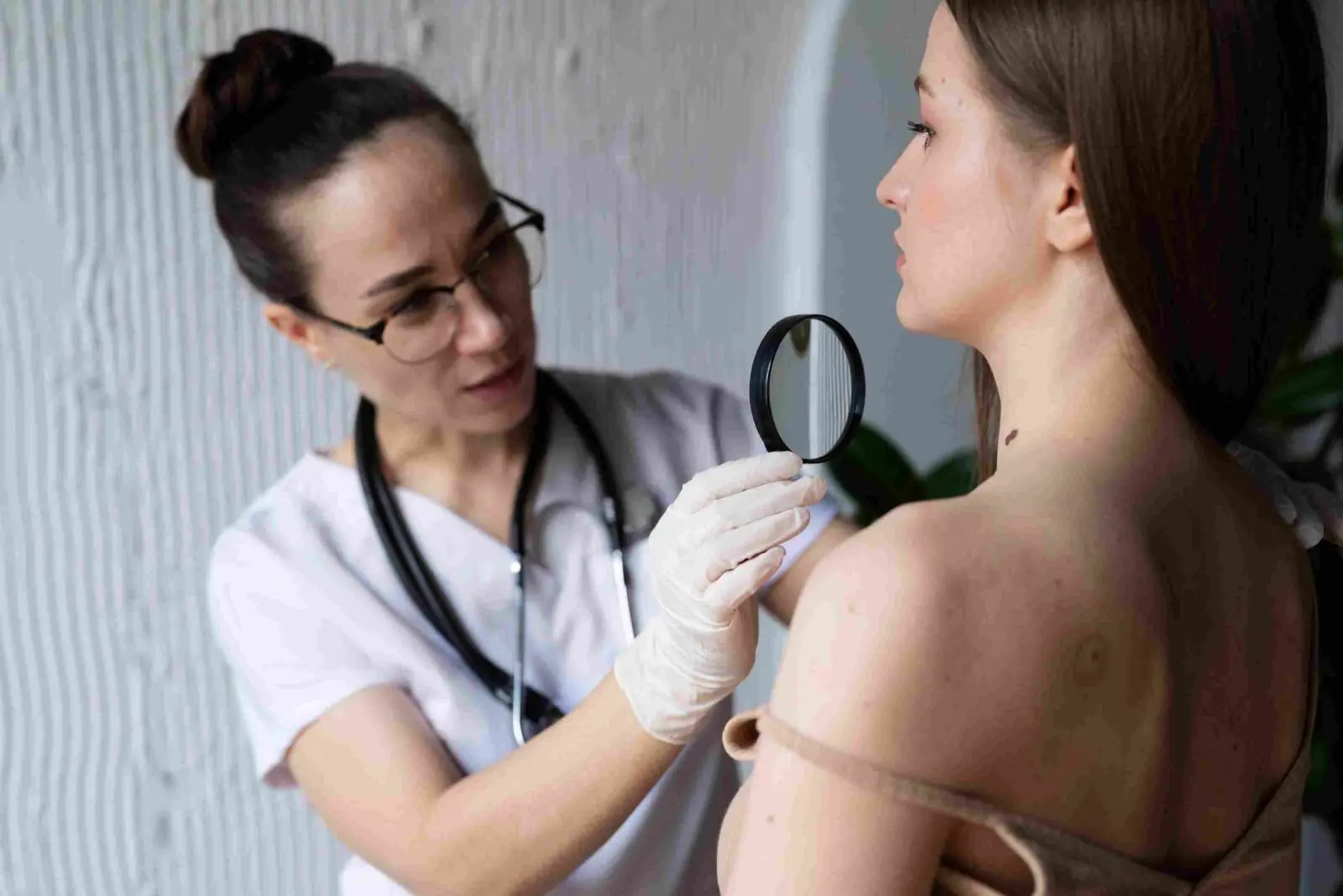Safe & Effective Skin Tag Removal in Surrey