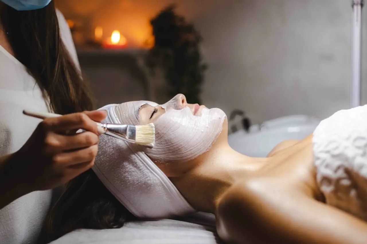 Inside brightening facials: Brightening Facials in Surrey