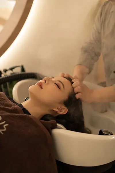 Head Spa Surrey – Relaxation & Glowing Skin